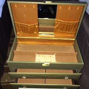 Vintage Princess Gardner Jewlery box